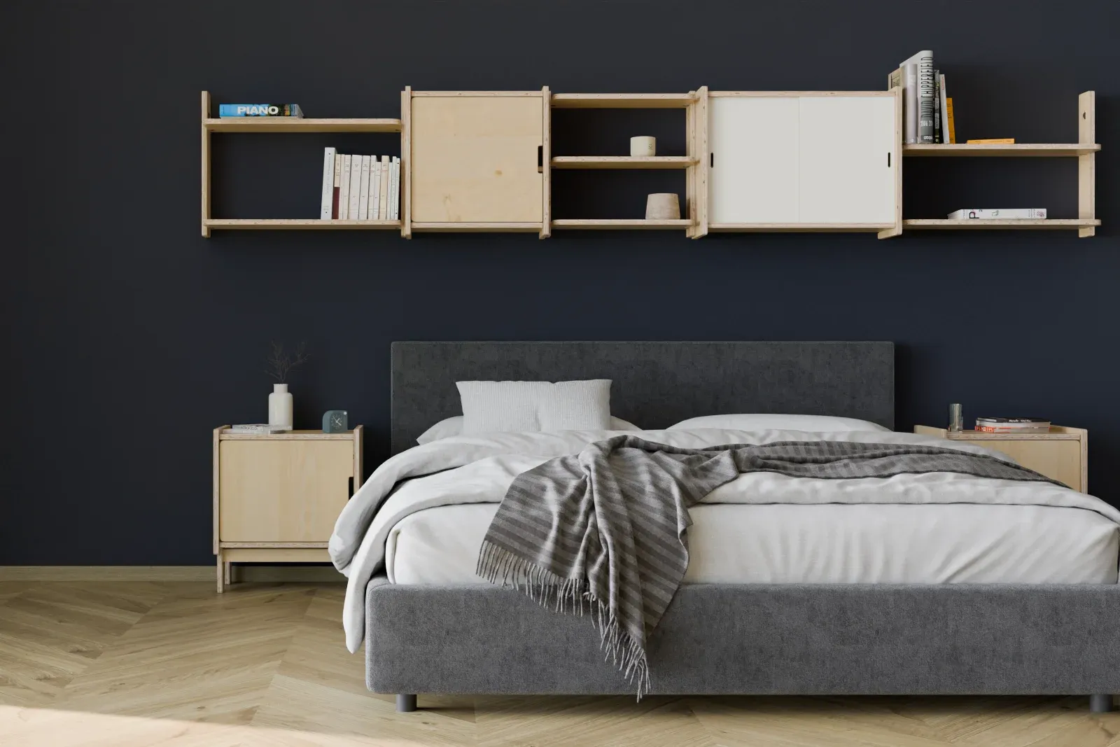 WALL_ter de 325,8 cm au-dessus d’un lit, sur un mur sombre : tablettes ouvertes, armoires coulissantes et à porte